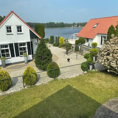 Freistehendes Ferienhaus Am See Naehe Roermond Heel Exterior photo