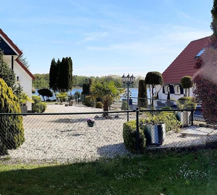 Freistehendes Am Naehe Roermond Holiday home *